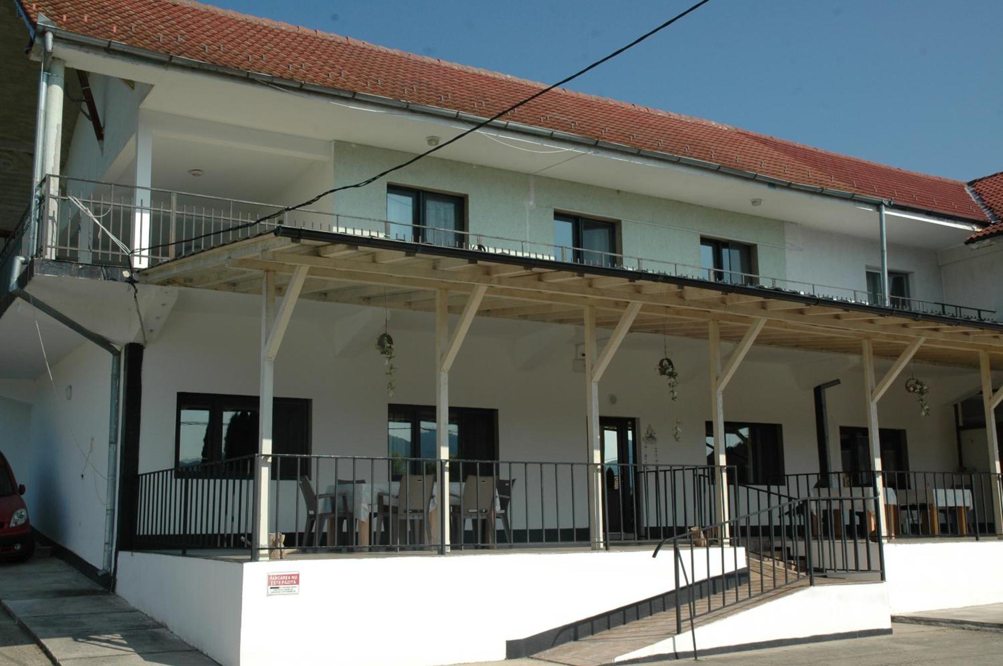Casa Geppo - Camere De Inchiriat Ieşelniţa Dış mekan fotoğraf