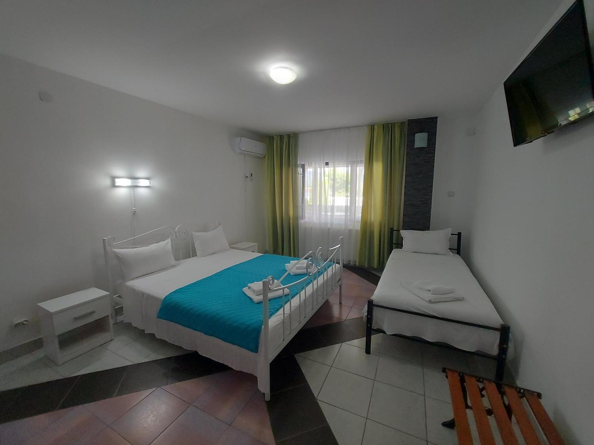 Casa Geppo - Camere De Inchiriat Ieşelniţa Dış mekan fotoğraf